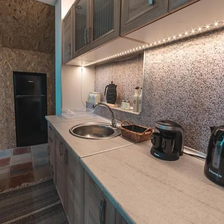 بيت للعطل Akava Garden House *