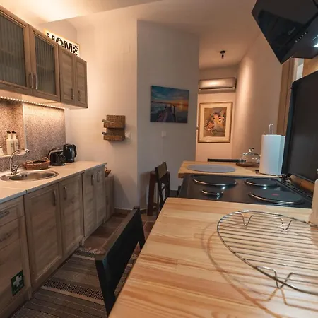 Akava Garden House *